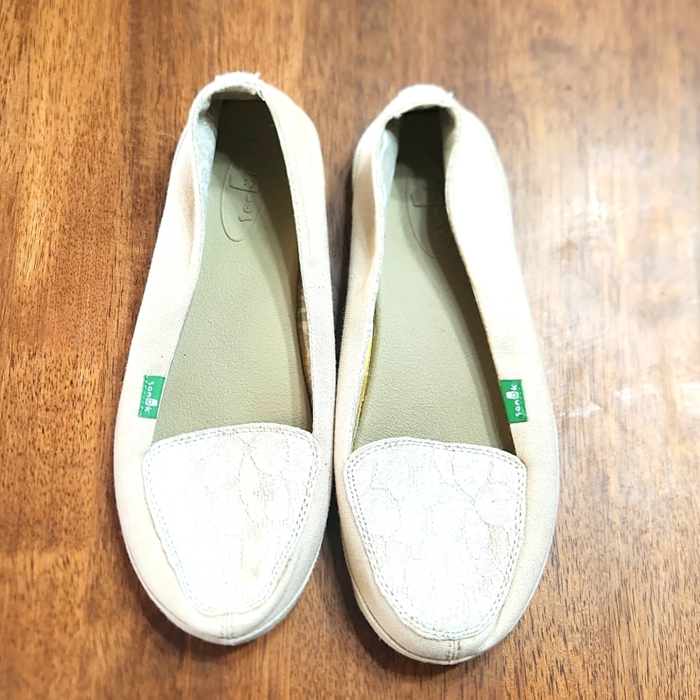 Sanuk slip-ons with Lace detail